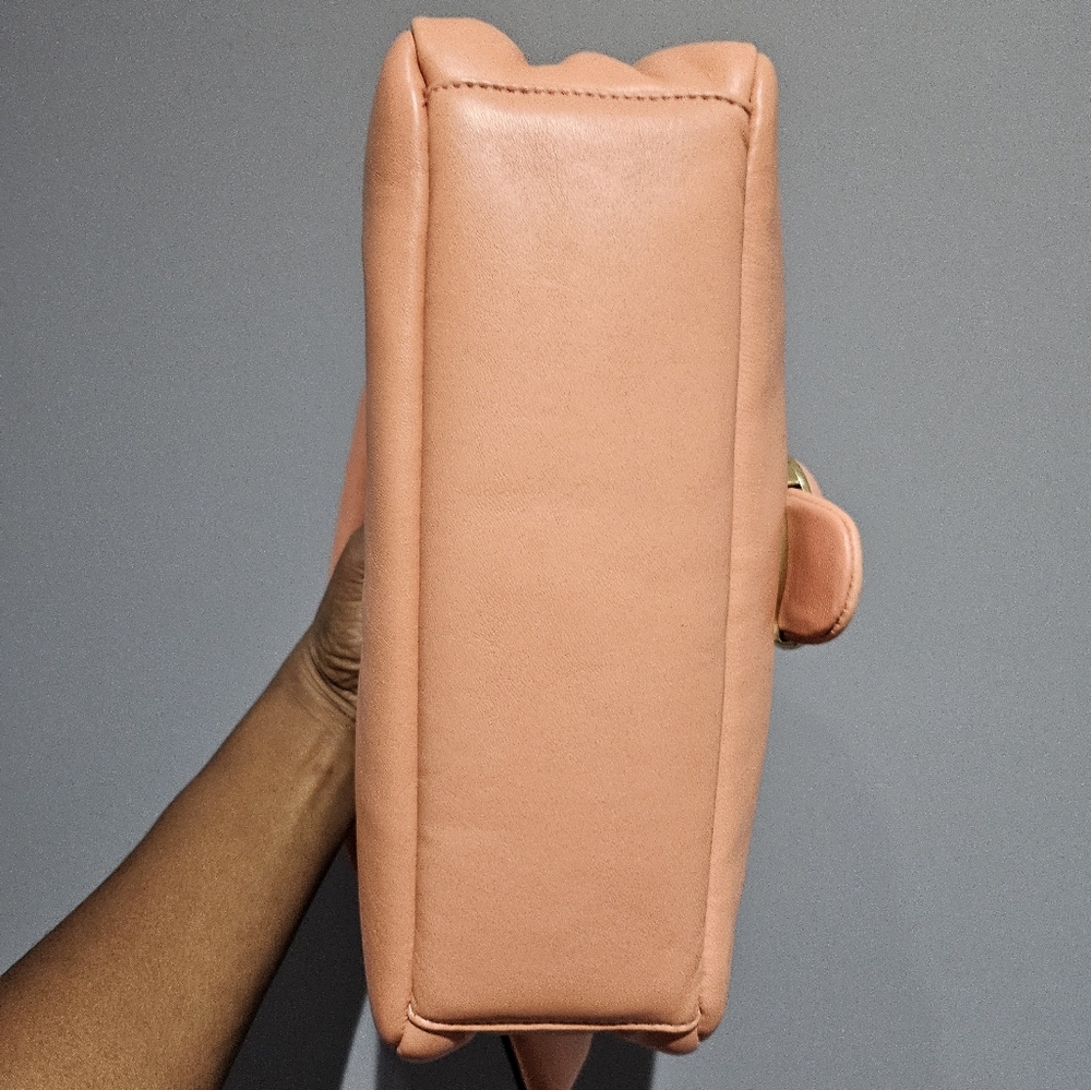 Coach pillow tabby 26 light coral - Picture 2 of 5